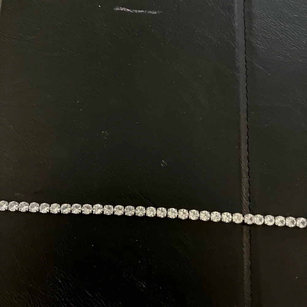 Elegant Silver plated Rhinestone Tennis Bracelet 7 inches long
